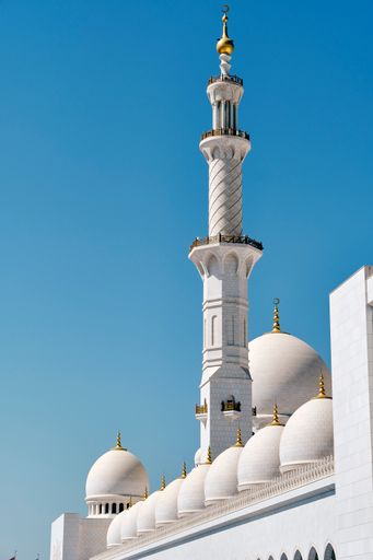 A beautiful shot of Sheikh Zayed Grand Mosque in Abu Dhabi
