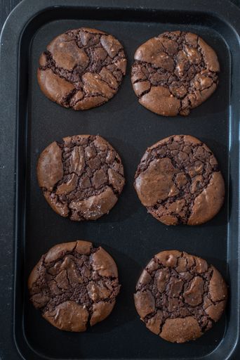 The baked chocolate cookies brownie