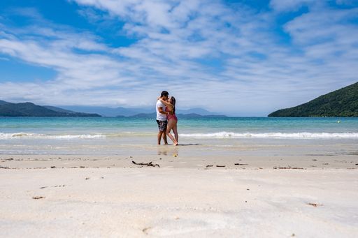 Ilha Anchieta Brasil Couple latin young poeople