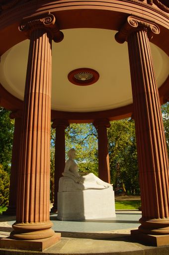 The Elizabeth Fountain in the Kurpark Bad Homburg, Temple of Hygieia. Redesigned in 1918. Detail with columns and statue of the goddess of health.