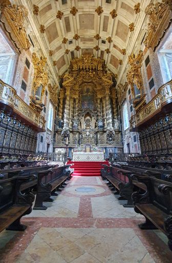 A vertical shot of the interior of the Christian church in Porto, Portugal