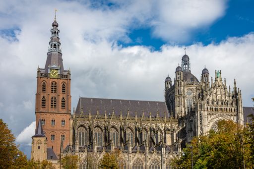 The cathedral is built in Brabantine Gothic style, and is listed as dutch national monument