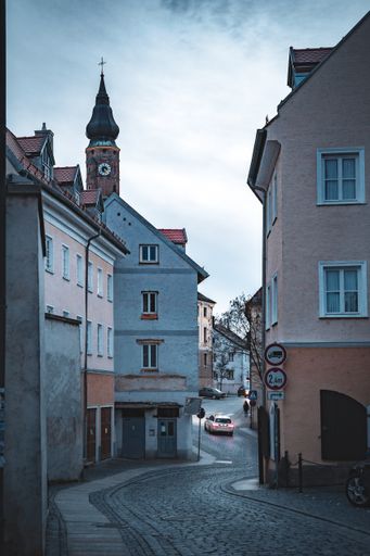 A vertical shot of a Straubing cityscape of buildings