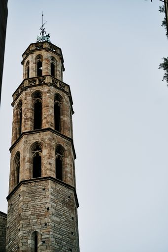 A vertical closeup shot of part of the Santa Maria Del Mar Catholic Church in Argentina