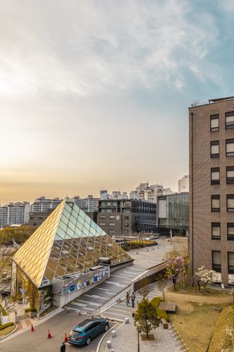 A vertical high angle shot of the Jewel Museum building captured in South Korea