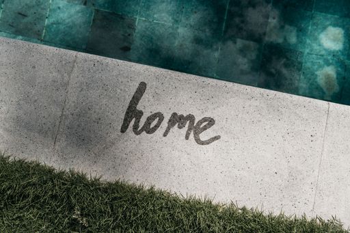 Home lettering on the wal