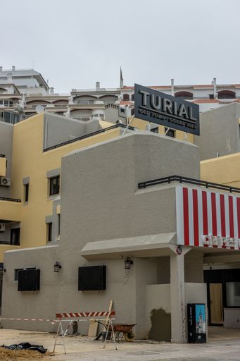 A cloudy December morning in the old town of Albufeira