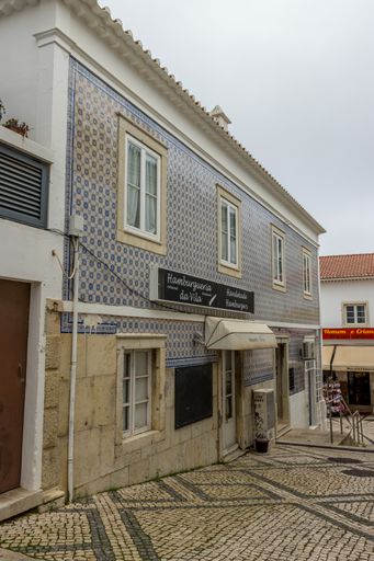 A cloudy December morning in the old town of Albufeira