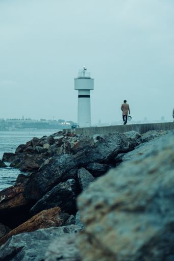 A vertical shot of a lighthouse in Istanbul, Turkey.