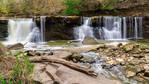 A beautiful view of the great falls of tinkers creek in Ohio