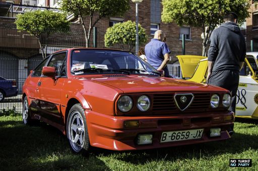 Red Alfa Romeo Sprint  meeting