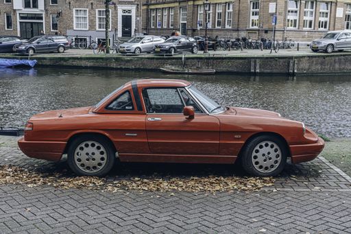 Alfa Romeo Spider in the street
