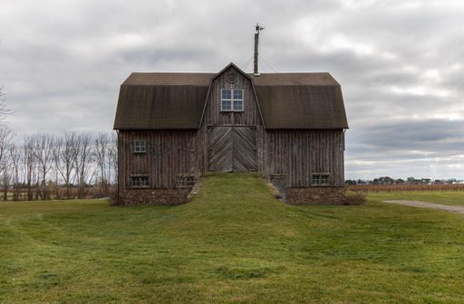 An old barn on the roadside to St. Catharines