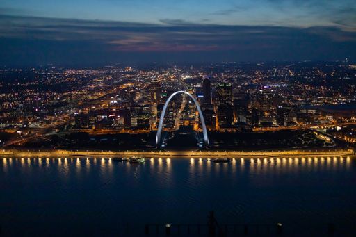 A St. Louis Missouri Gateway Arch Skyline Gateway National Park