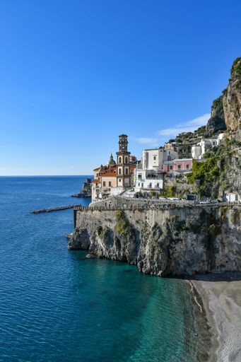 A photo of Amalfi Coast near the Gulf of Salerno in Italy