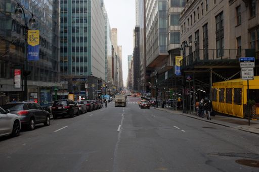 a view of new York's 5th avenue street