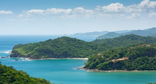 A beautiful picture of an azure lagoon of Cristo de La Misericordia in San Nicaragua
