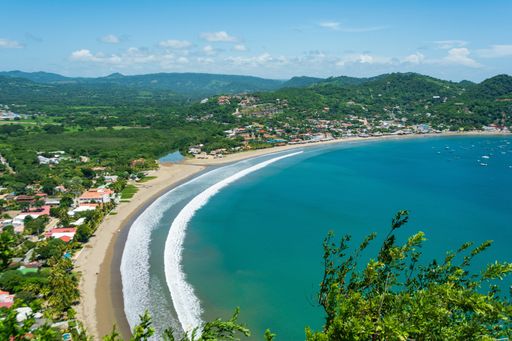 A beautiful picture of an azure lagoon of Cristo de La Misericordia in San Nicaragua