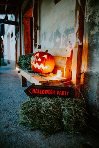 A beautiful shot of some Halloween decorations