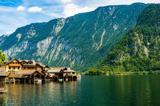 A landscape shot of beautiful Bad Goisern lake