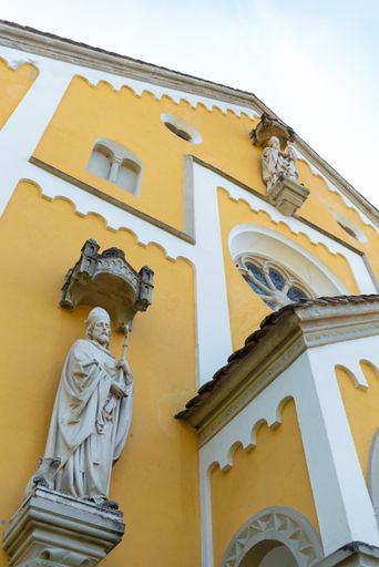 A low angle shot of Chiesa di San Valentino Merano church in Italy