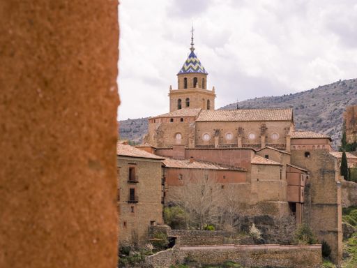 A selective focus shot of Taba Albarracín in Spain