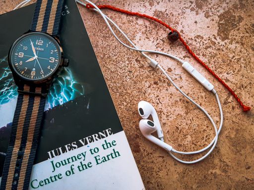 one of my ideas of flat lay photography, I wanted to include a part of my everyday carry