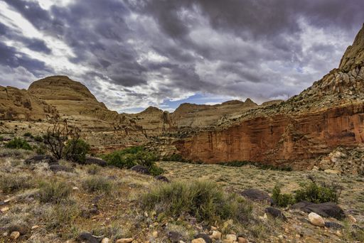 The Hickman Bridge Trail in Capitol Reef National Park under the cloudy sky