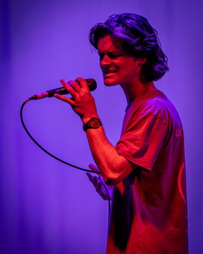 A male performing live at the Boxhill Institute in Australia