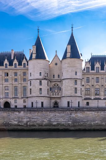 Paris, view of the Seine with the Conciergerie on the ile de la Cite