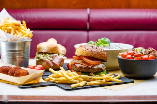 A closeup shot of a fast food set on a table
