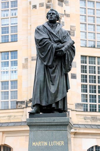 Bronce Statue of Martin Luther in Dresden, built by Adolf von Donndorf in 1885.