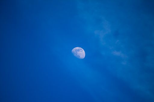 A beautiful shot of the Half Moon during the day