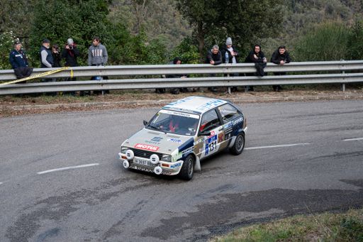 A closeup of a Seat Ibiza 1.5 GLX MKI in 9 Lloret de Mar asphalt rally