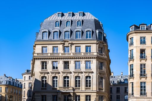 Paris, beautiful buildings, near the Palais-Royal, in the 2e arrondissement, blue sky
