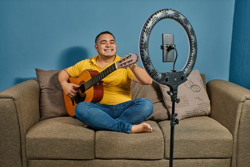 Purpose of learning guitar online with live classes