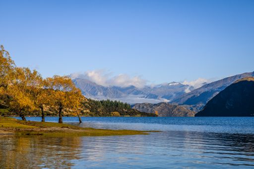 A beautiful photo of Wanaka lake in New Zealand