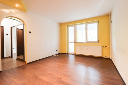 A beautiful shot of an empty living room of an apartment