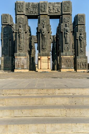 The History of Georgia Monument, located near Tbilisi Sea, was created by the Georgian sculptor Zurab Konstantines dze Tsereteli