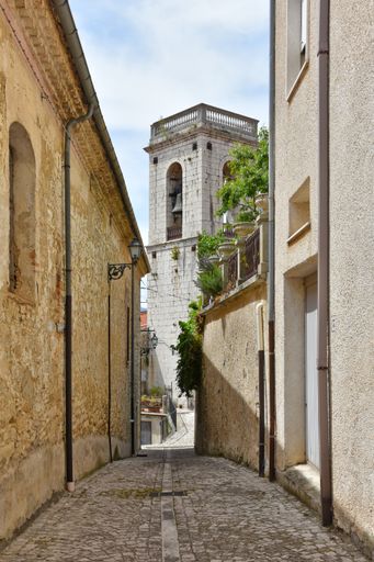 A vertical shot of a narrow street in Macchiagodena, a village in the Molise region of Italy