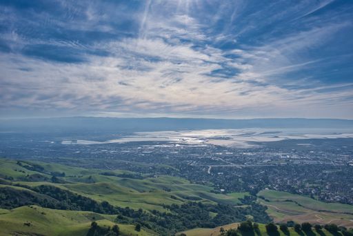 An aerial shot of the beautiful view in Mission Peak Regional Preserve, located in Fremont, USA