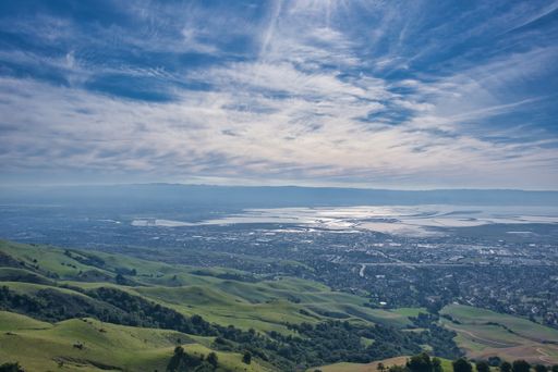 An aerial shot of the beautiful view in Mission Peak Regional Preserve, located in Fremont, USA