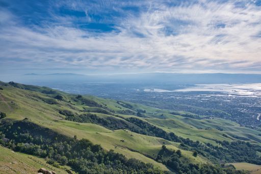 An aerial shot of the beautiful view in Mission Peak Regional Preserve, located in Fremont, USA