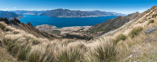 A panoramic view from the way to Isthmus Peak in Lake Hawea