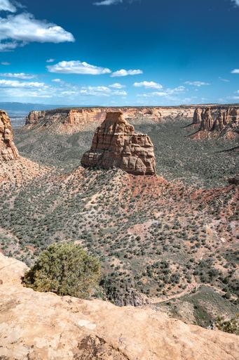 A mesmerizing view of a beautiful mountainous landscape