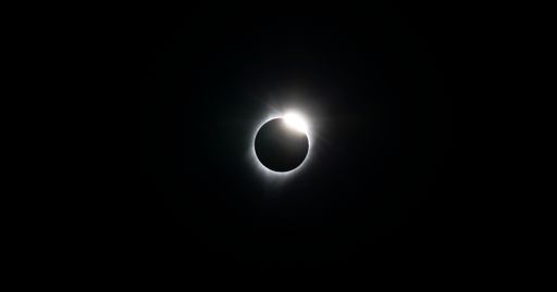 a beautiful shot of solar eclipse in Oregon