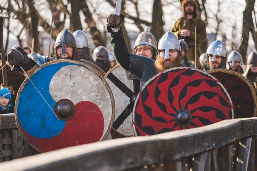 Blakkr Ulfr & Wulfgard historical groups at "friendly fighting"