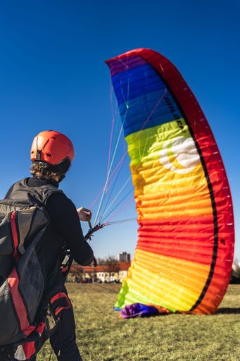 Training of paragliders at Prague park Ladronka