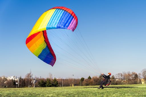 Training of paragliders at Prague park Ladronka