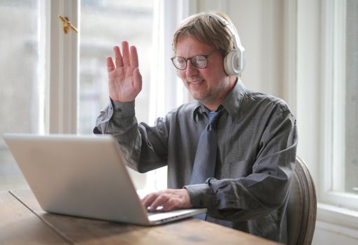 A male in online chat greets